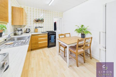 undefined, Long Lane, Finchley Central, N3
