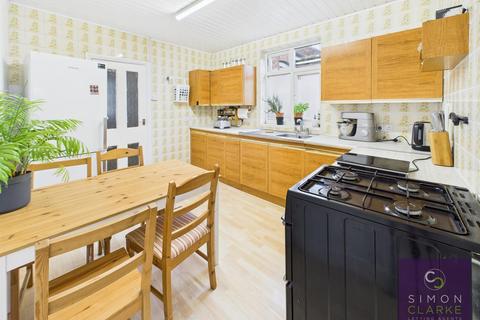 undefined, Long Lane, Finchley Central, N3