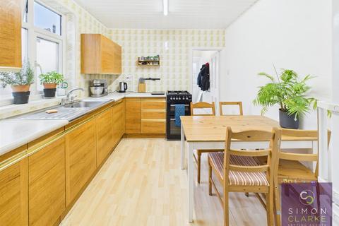 undefined, Long Lane, Finchley Central, N3