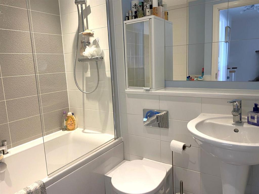 Bathroom.jpg