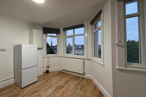 undefined, Ballards Lane, London N12