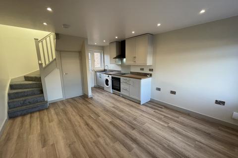 1 bedroom terraced house to rent, Markenfield Road, Harrogate, North Yorkshire, HG3