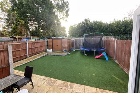 3 bedroom semi-detached house for sale, Great Clayne Road, Gravesend, Kent