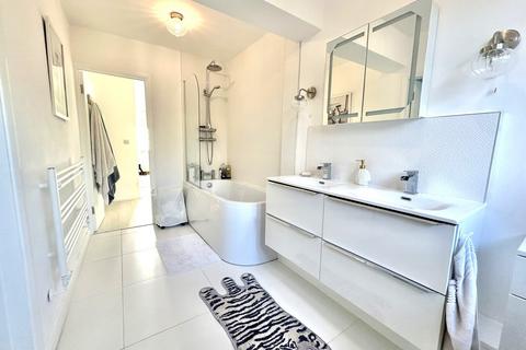 undefined, Turnville Close, LIGHTWATER GU18