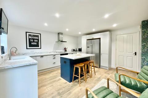 5 bedroom detached house for sale, Cressey Close, Stone, ST15