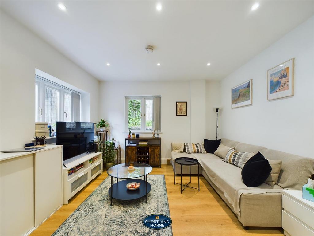 CAM01906 G0-PR0235-STILL001.jpg