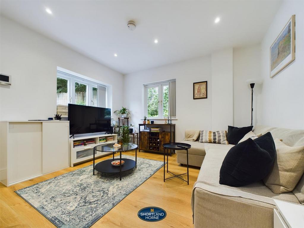 CAM01906 G0-PR0235-STILL003.jpg