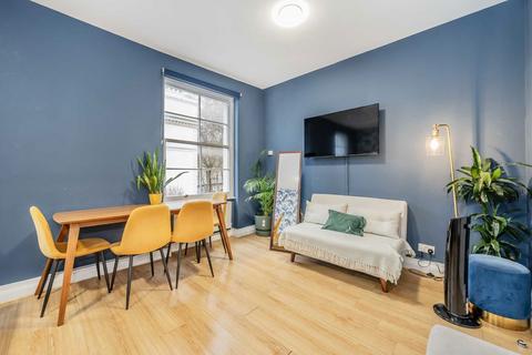 3 bedroom flat for sale, Gloucester Terrace, London W2
