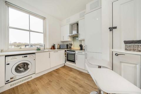 3 bedroom flat for sale, Gloucester Terrace, London W2