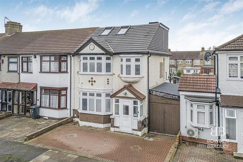 4 bedroom house for sale, Ardwell Avenue, Ilford, IG6
