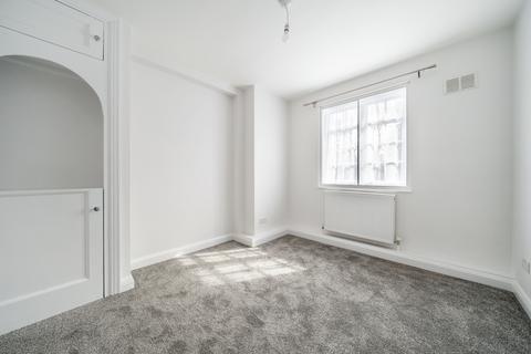 3 bedroom flat to rent, Lyttelton Road, London, N2