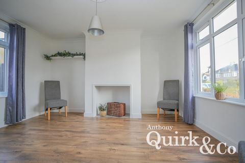 3 bedroom semi-detached house to rent, Stambridge Road, Rochford, SS4