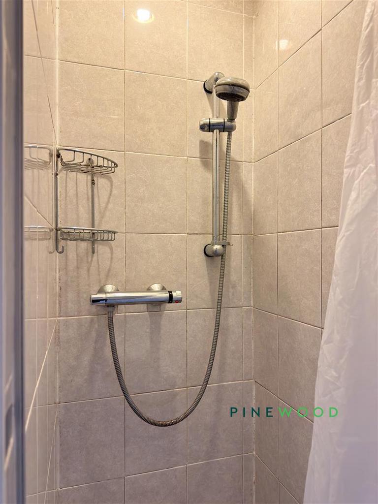 Shower (bathroom)