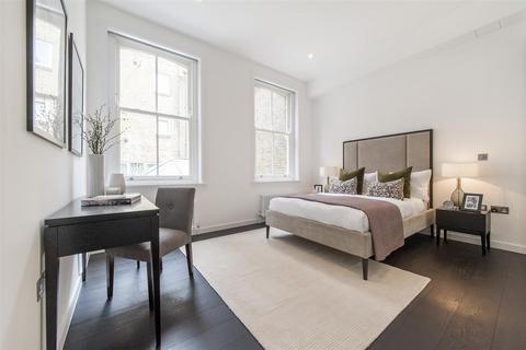 3 bedroom apartment to rent, West Street, London WC2H