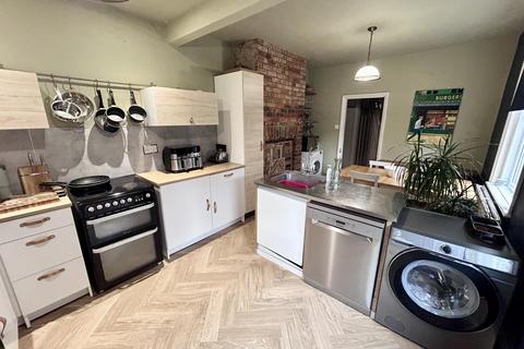 3 bedroom semi-detached house for sale, Carisbrooke Road, Newport