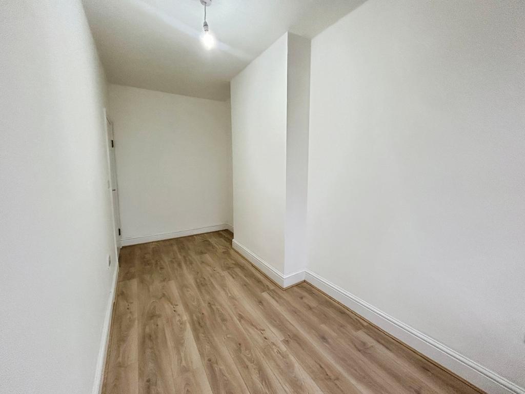 Bedroom 2.1