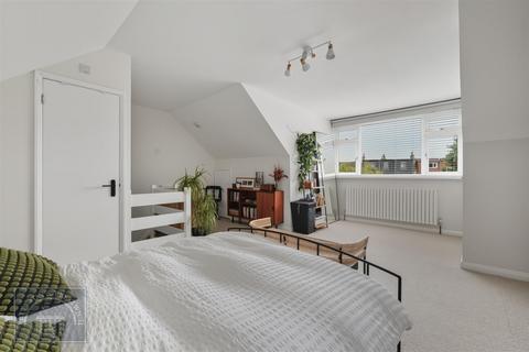 4 bedroom semi-detached house for sale, Leicester Road, Wanstead