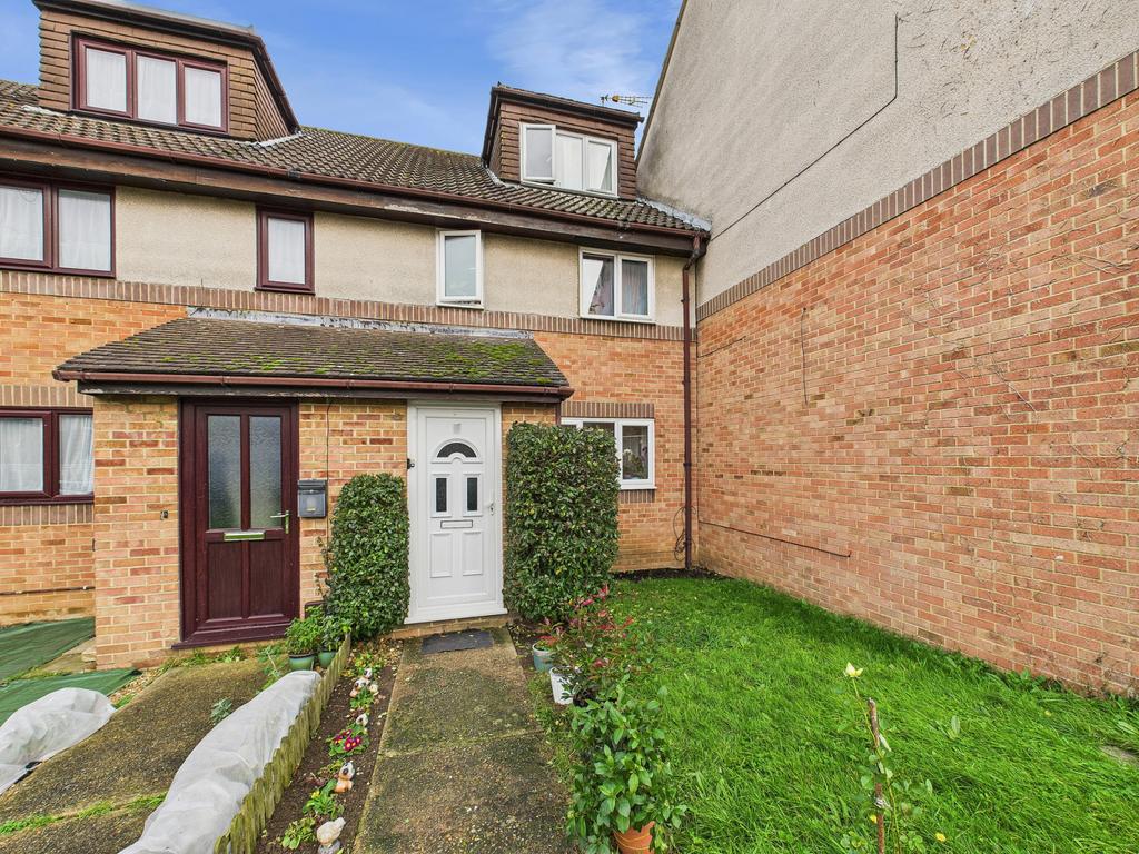 4 Bedroom House Being Sold via Secure Sale online