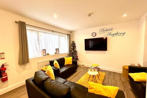 undefined, Woodbridge Hill, Guildford GU2