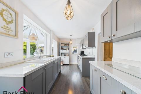 3 bedroom house for sale, Low Street, South Milford, Leeds