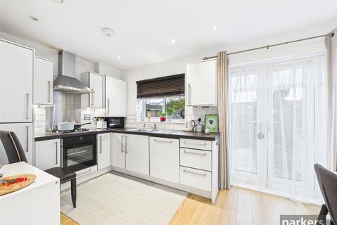 undefined, Sailcloth Close, Reading RG1