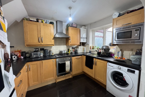 3 bedroom semi-detached house for sale, Chestnut Gardens, Manchester