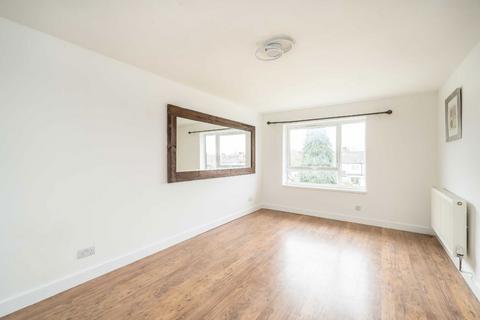 undefined, Crusoe Road, Mitcham CR4