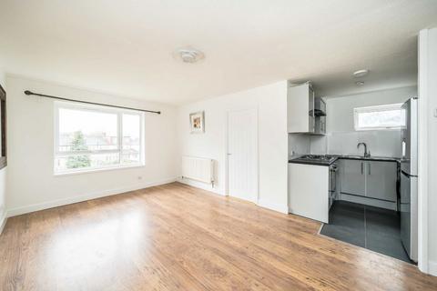 undefined, Crusoe Road, Mitcham CR4