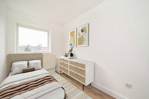 undefined, Crusoe Road, Mitcham CR4