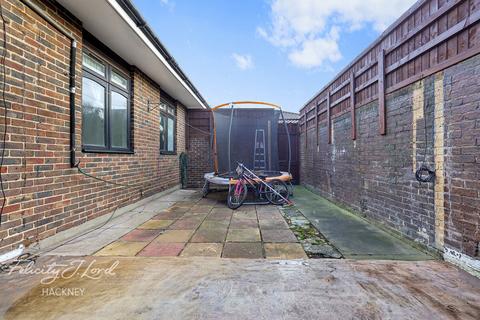 undefined, Chisledon Walk, London E9