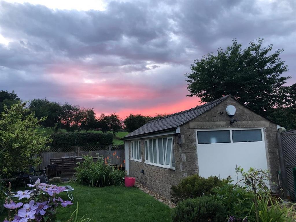 Saxton Mee Flora Dene 0102.jpg