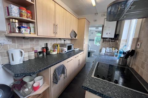 2 bedroom terraced house to rent, Hampton Court Road, Birmingham