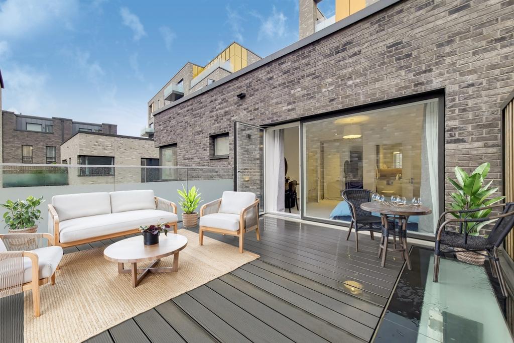 Property 289 E 9 T...