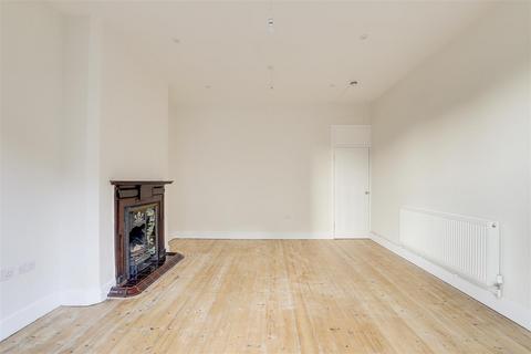 undefined, Forest Road West, Nottingham NG7