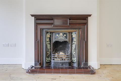 undefined, Forest Road West, Nottingham NG7