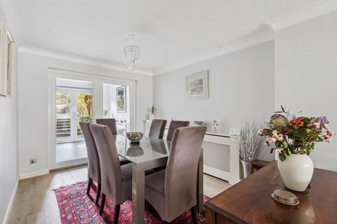 undefined, Wakehams Hill, Pinner Village, HA5