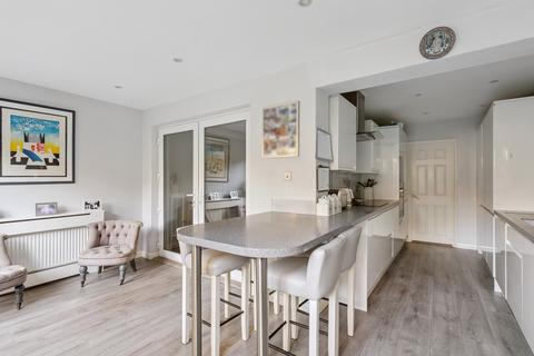 undefined, Wakehams Hill, Pinner Village, HA5