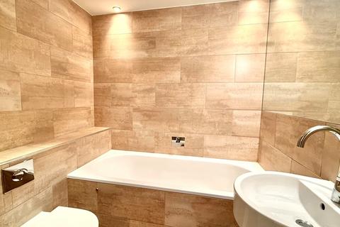 2 bedroom flat to rent, London W8