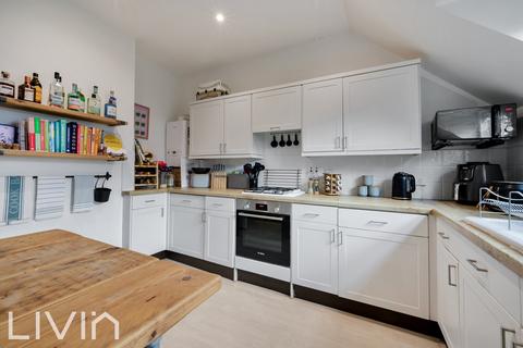 3 bedroom flat for sale, Vincent Road, Croydon, Croydon CR0