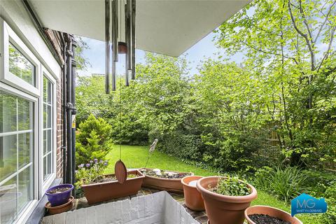 undefined, The Green, Winchmore Hill, London, N21