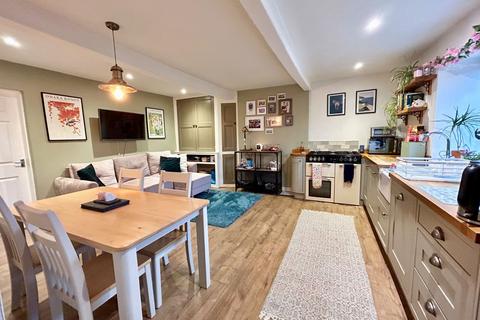 3 bedroom end of terrace house for sale, Birkshead, Wilsden, Bradford, BD15