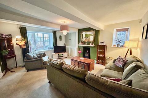 3 bedroom end of terrace house for sale, Birkshead, Wilsden, Bradford, BD15