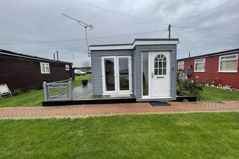 1 bedroom chalet for sale, Marine Parade, Sheerness ME12