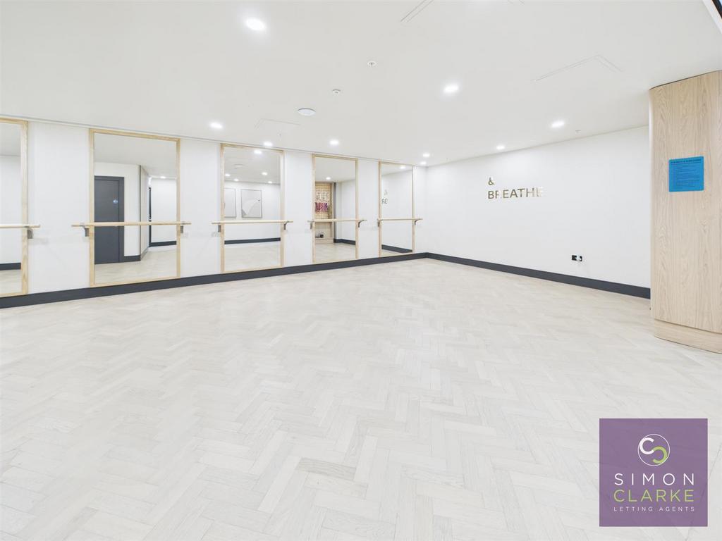 CAM05425 G0-PR0079-STILL003.jpg