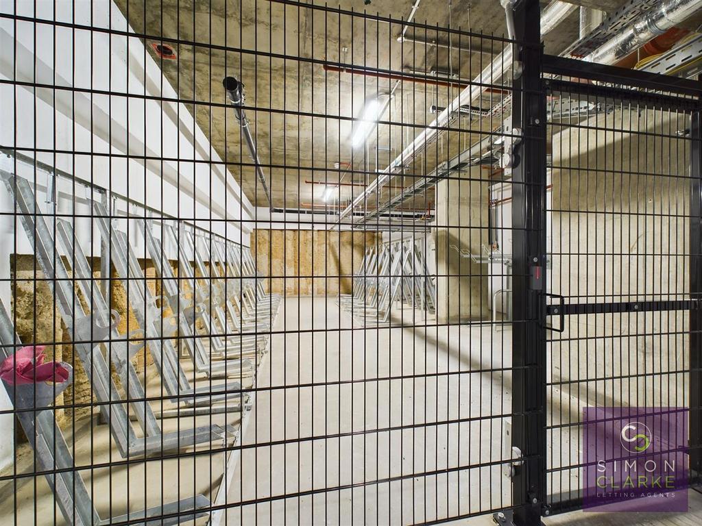 CAM03369 G0-PR0195-STILL033.jpg