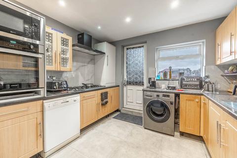 2 bedroom flat for sale, Islip Manor Road, Northolt, UB5
