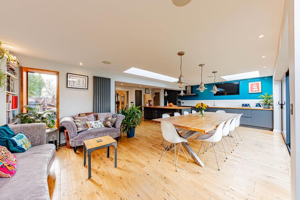 Living Room/Dining Room/Kitchen (2)