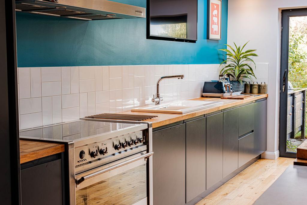 Kitchen Area (1)