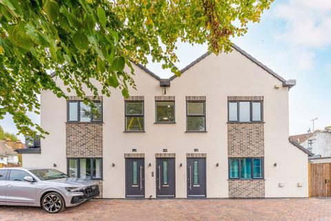 3 bedroom flat to rent, Elm Road, Sutton, Wallington, SM6