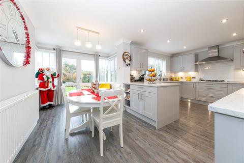 4 bedroom detached house for sale, Newbolt Close, Newport Pagnell, Buckinghamshire, MK16